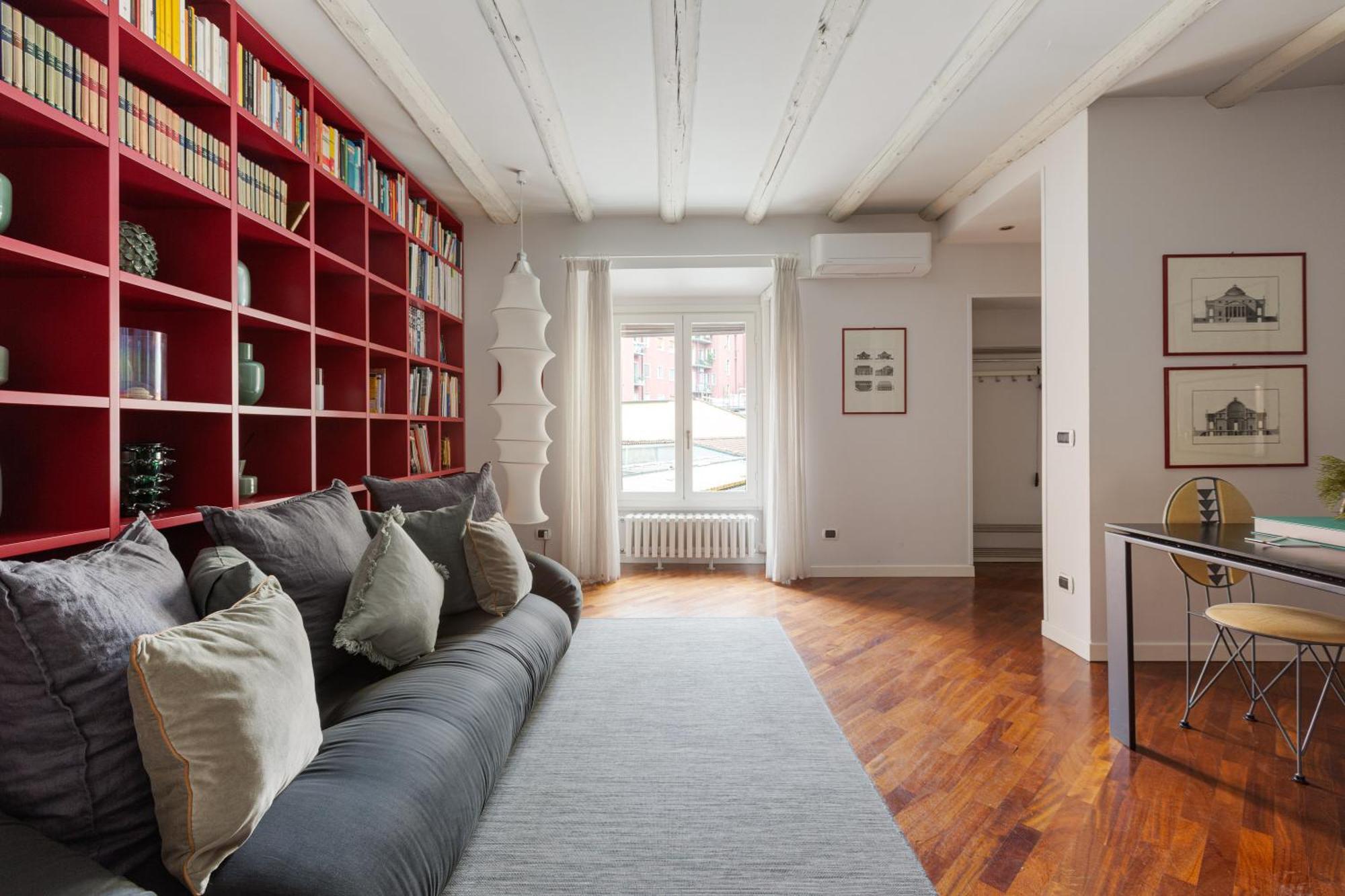 One-Bedroom Apartment – Via Rosolino Pilo 14